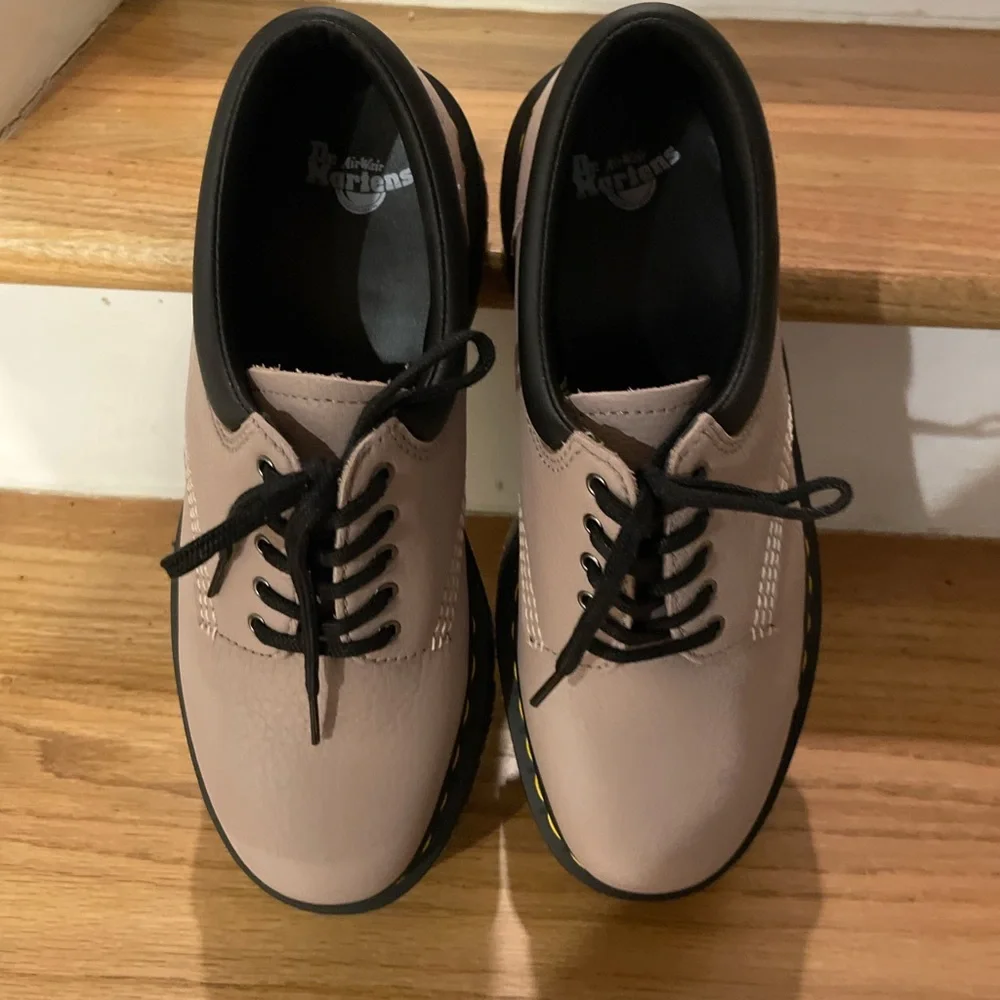 Dr. Martens Men's Tan platform Leather Shoes New not tags or extras